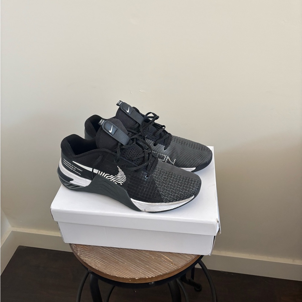 Nike Black and White Training Sneakers